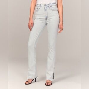 Abercrombie and Fitch Ultra High Rise Slim Straight Light Wash Vent Hem Size 33L